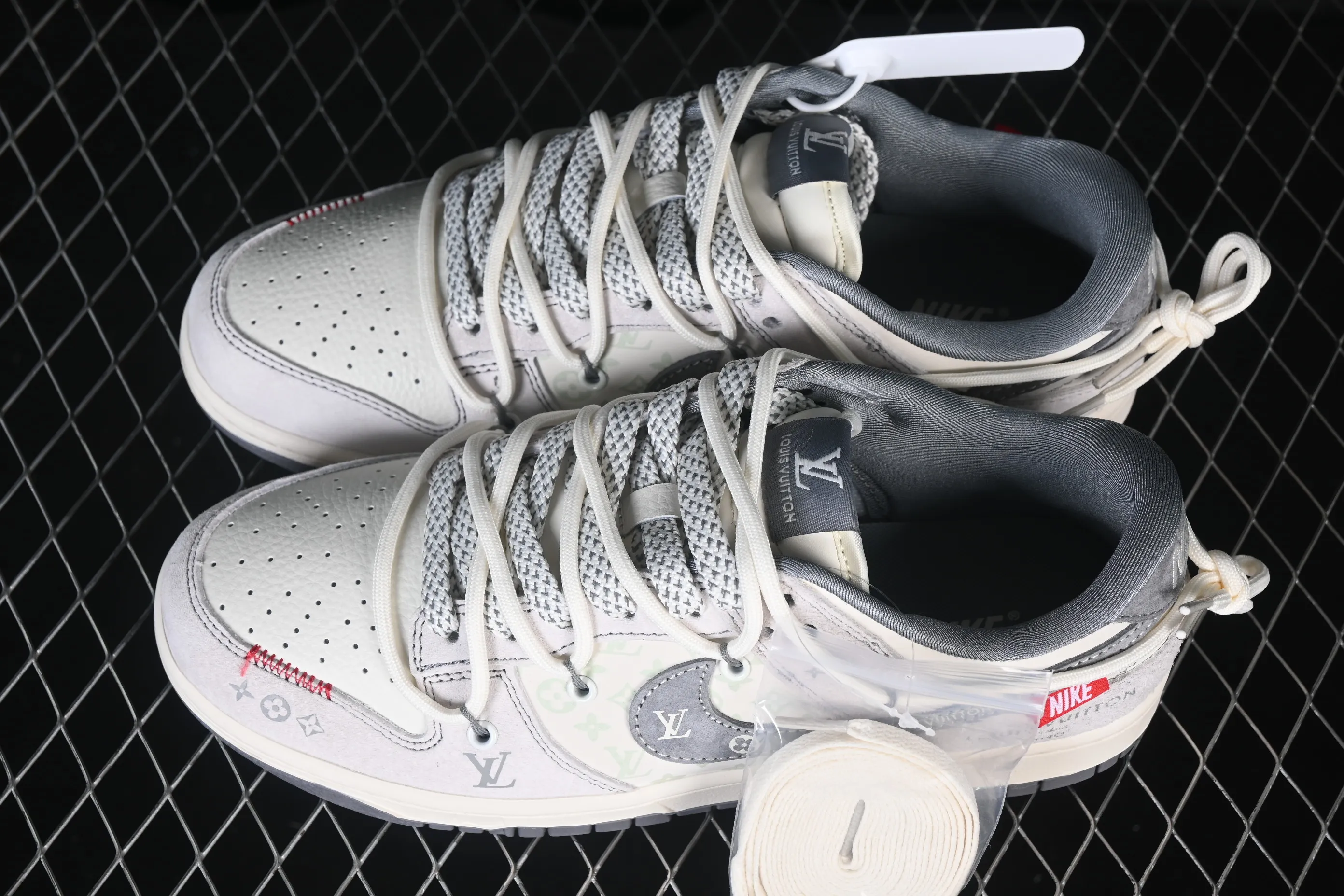 All categories Nk SB Dunk Series Nk SB Dunk Low High-end customized low-top sneakers Nike SB Dunk Low joint model Straps High-end customized low-top casual sneakers CX5050-Y35